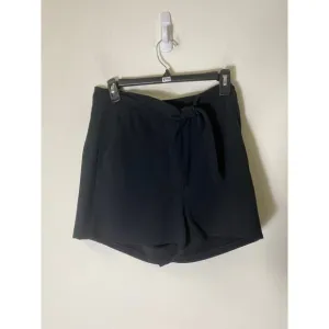 ALC Black Shorts W Tie Belt Sz 4