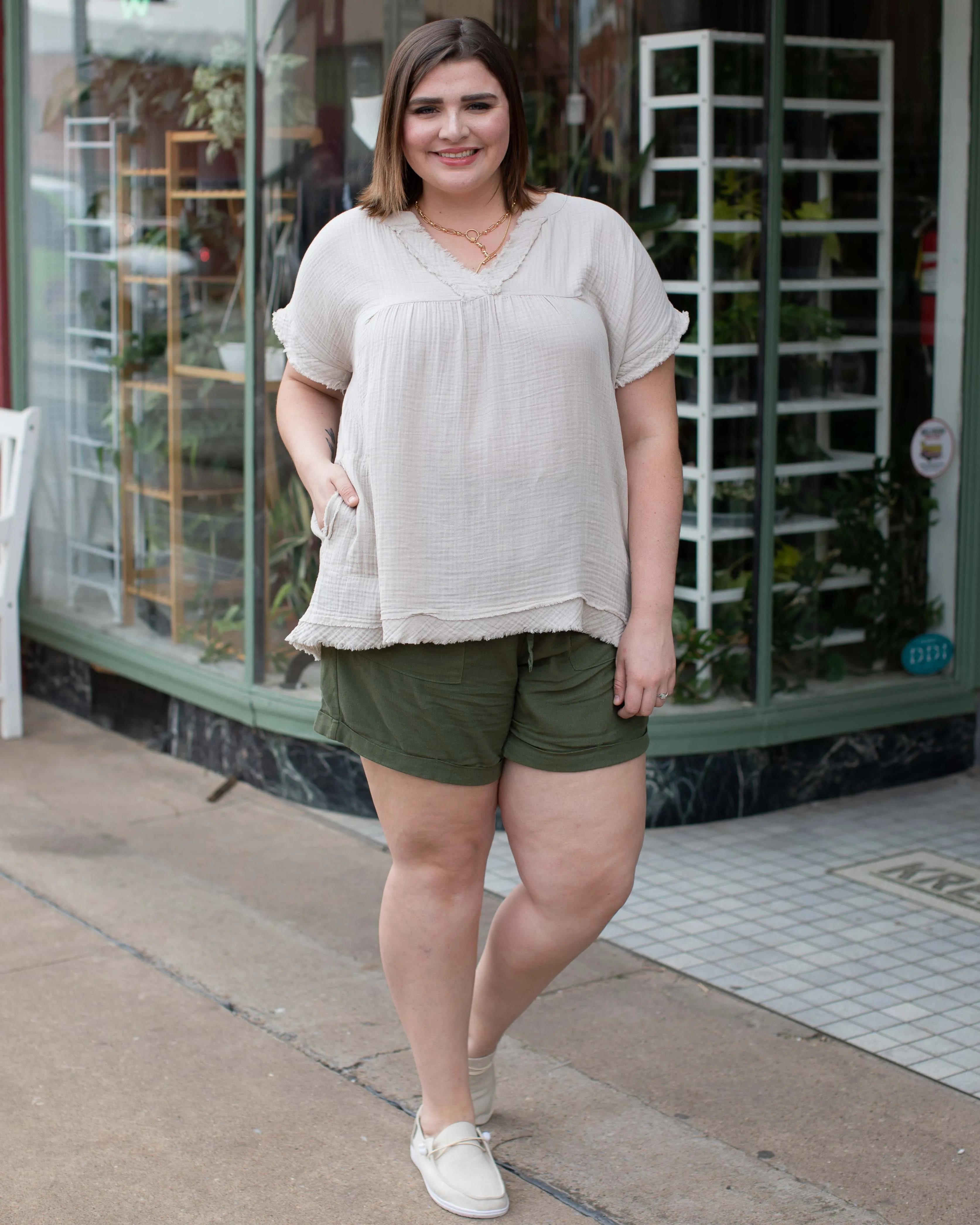 CURVY - STUCK ON YOU LINEN SHORTS - OLIVE