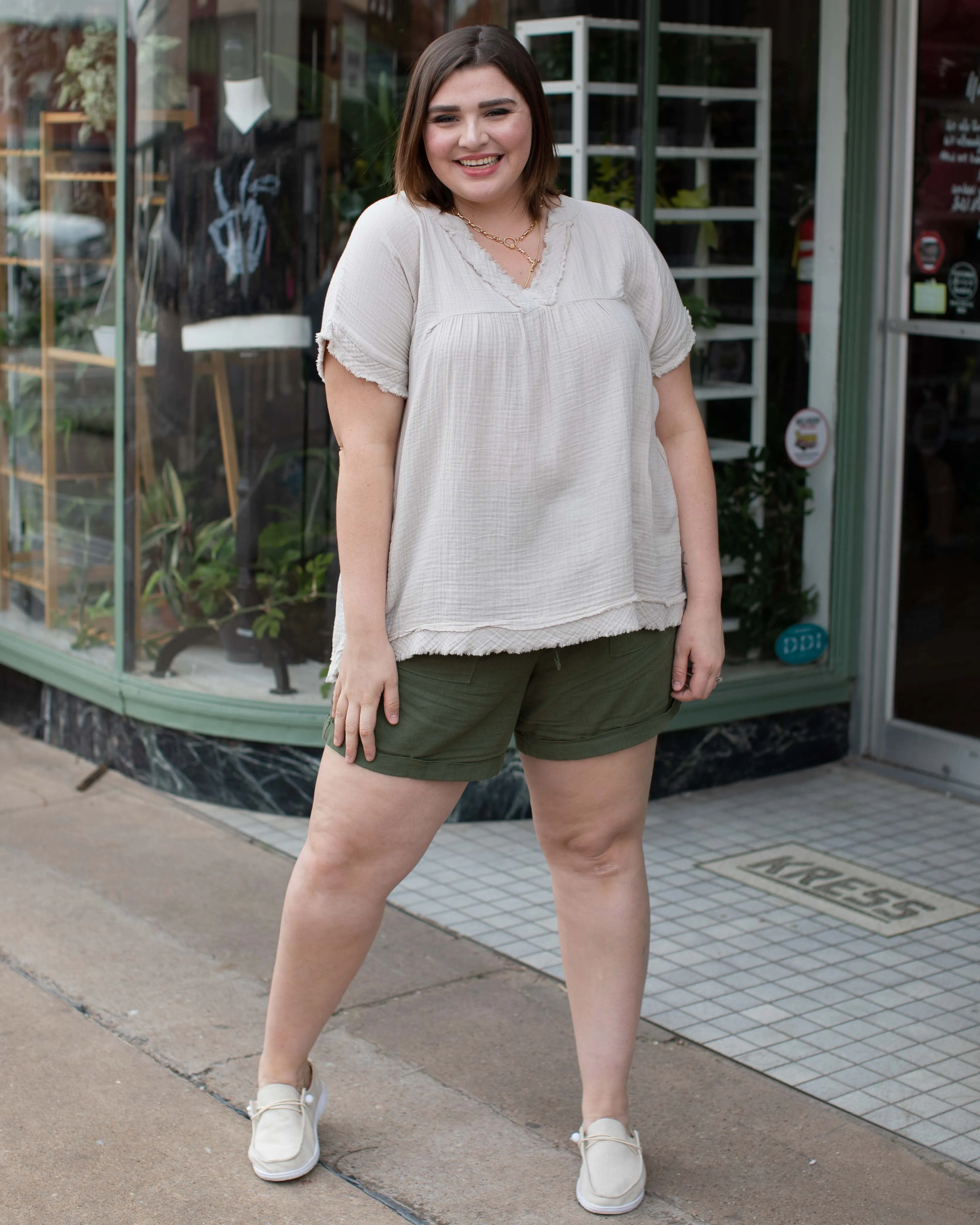 CURVY - STUCK ON YOU LINEN SHORTS - OLIVE