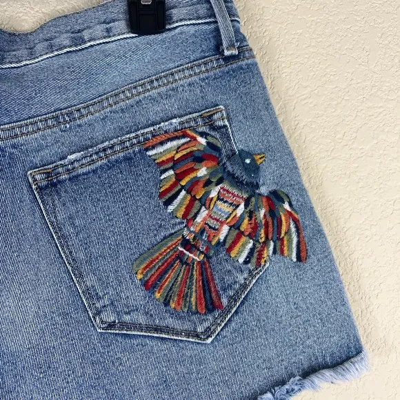 Driftwood Goldie embroidery shorts raw edges medium wash high rise size 29
