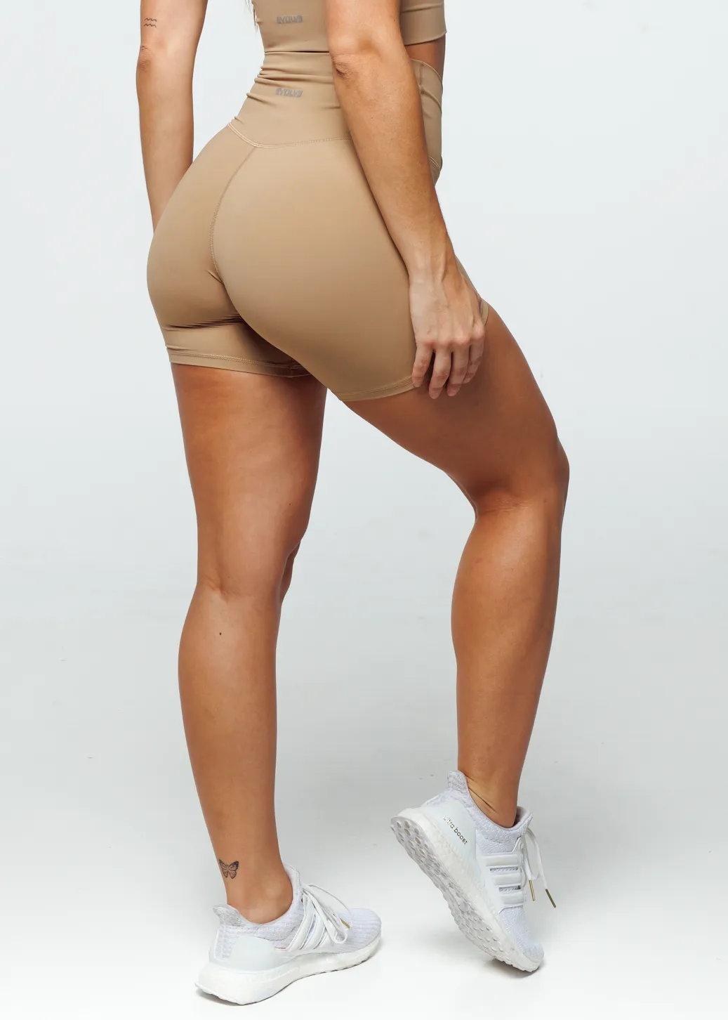 Essence Cross Shorts - Sand