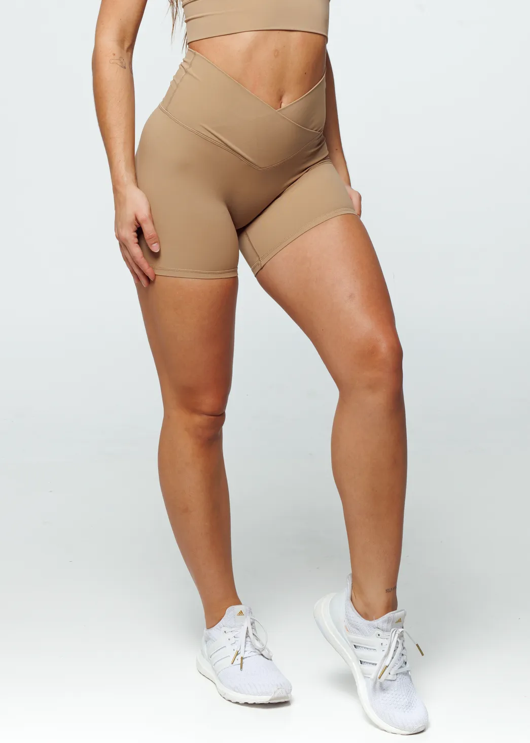 Essence Cross Shorts - Sand
