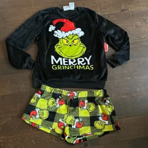 Grinch Womens Pajama Set New Top &amp; Shorts Plush  Merry Grinchmas