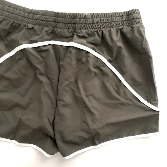Gymshark L Training Contrast Loose 2.5&quot; Shorts &amp; Scallop Hem Shaped Shorts Set