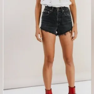 Levi's Vintage Womens 29 Gold Tab 545 Loose Fit Cutoff Boho Black Denim Shorts