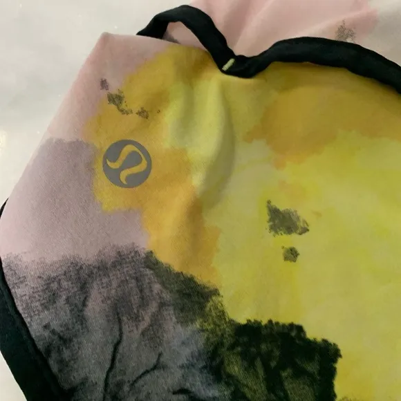 Lululemon citron tinted canvas speed short
