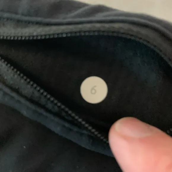 Lululemon citron tinted canvas speed short