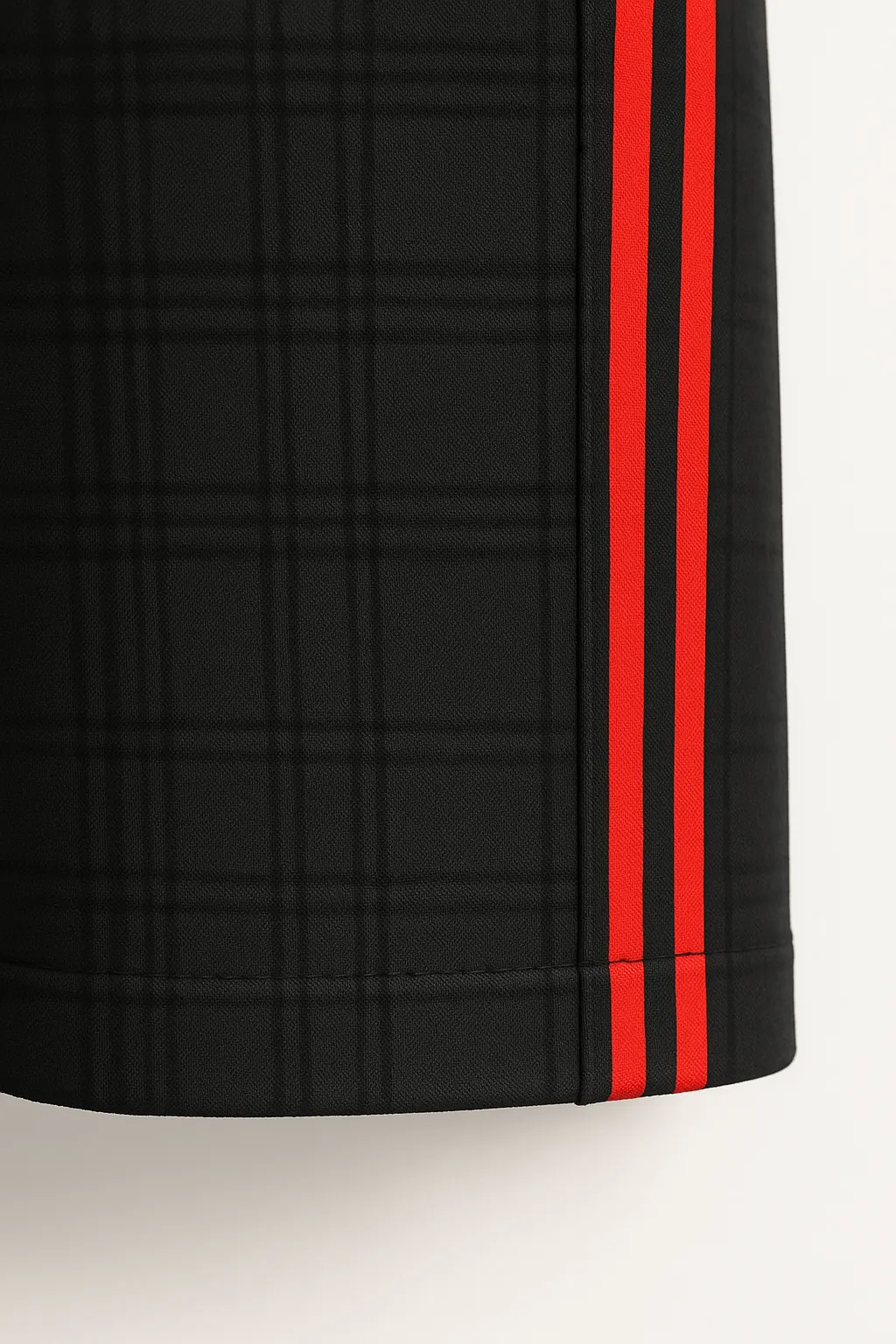 Luminovi | Checkered Drawstring Shorts