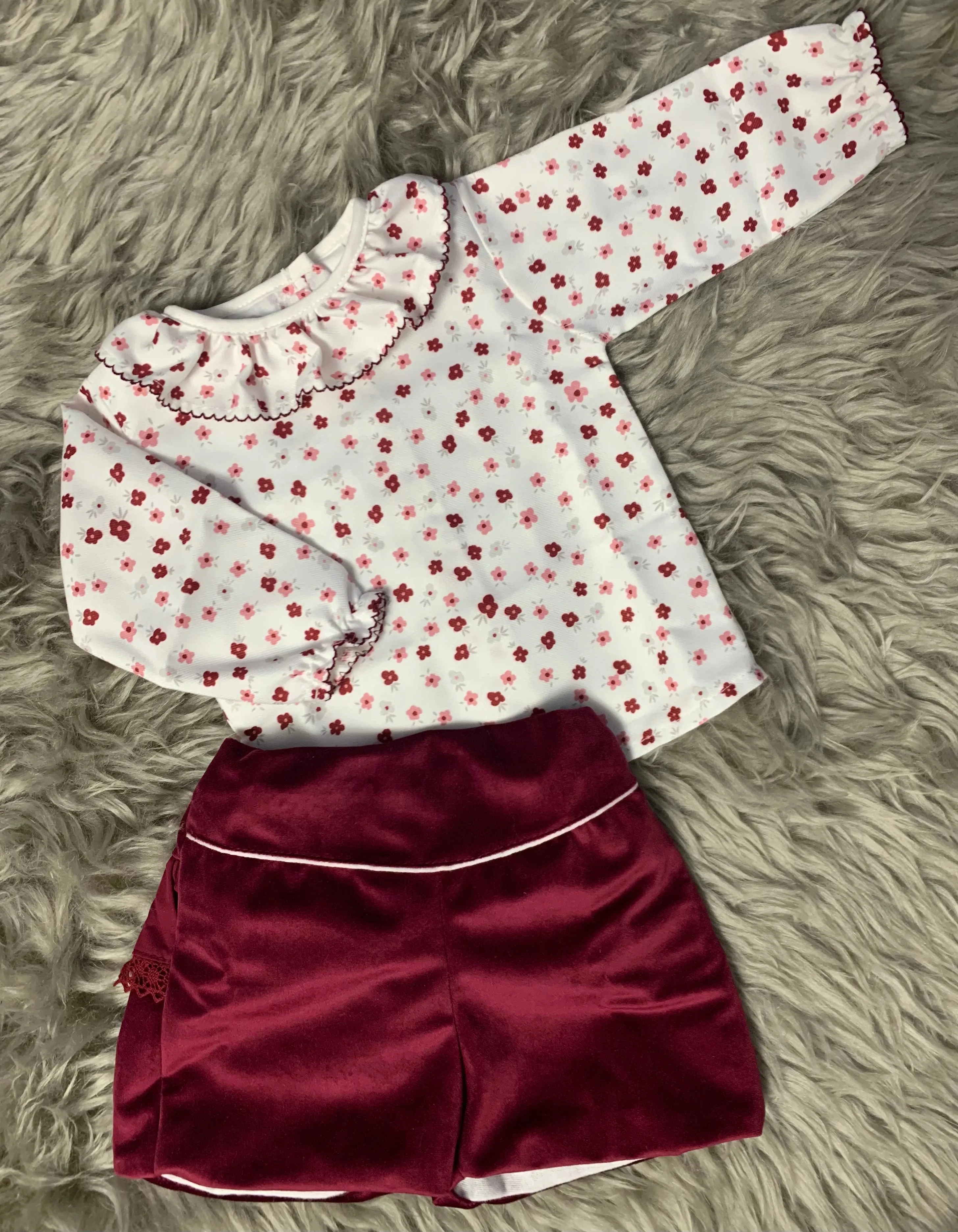 Niña y Niños Burgundy Velvet Frill Shorts and Blouse Set