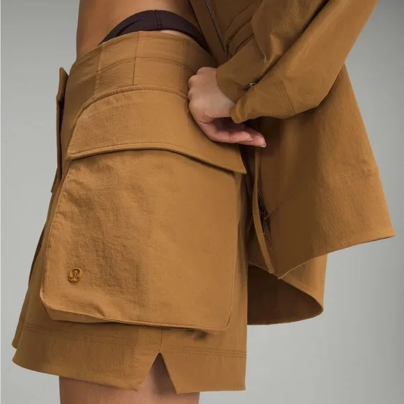 relaxed fit super high rise cargo short 4&quot; BOLD BEIGE
