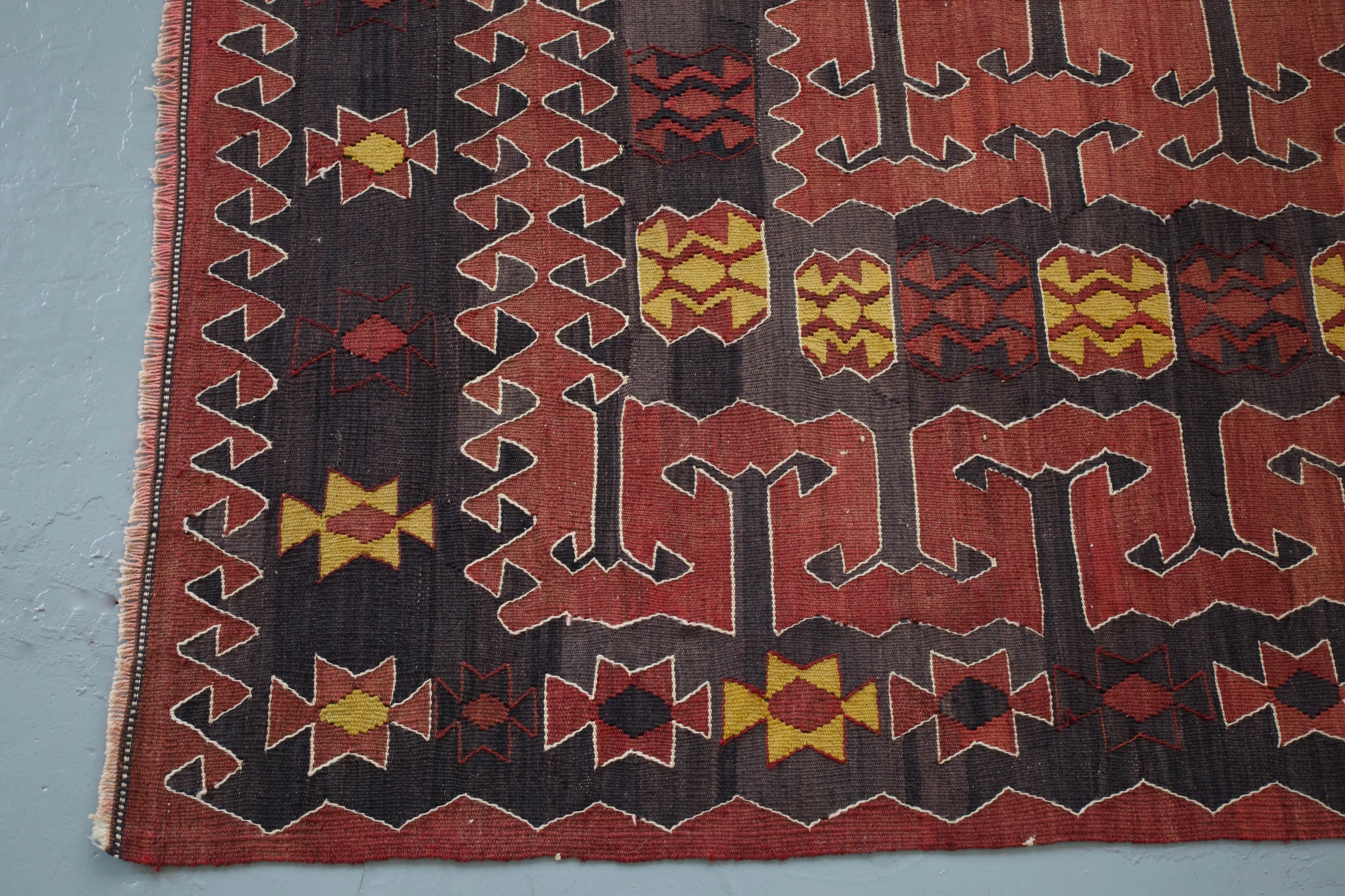 Semi-Antique Turkish Balikesir Yuncu Kilim Rug 5'2"x8'9"