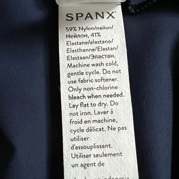 SPANX NEW Pull-On Shorts In Midnight Navy Blue Size M