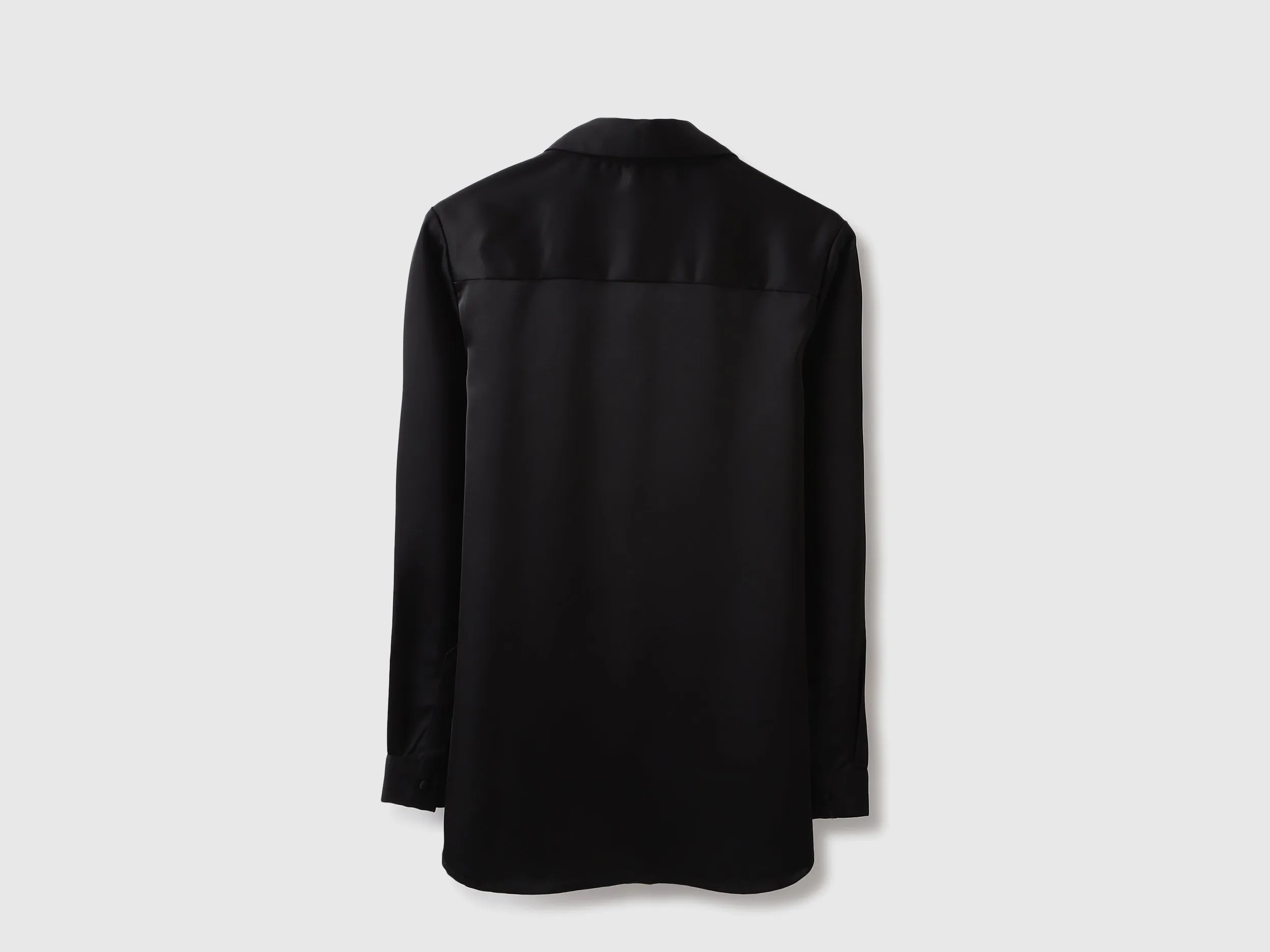 Spread Collar Solid Shirt
