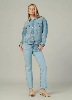 THE OVERSIZED DENIM JACKET