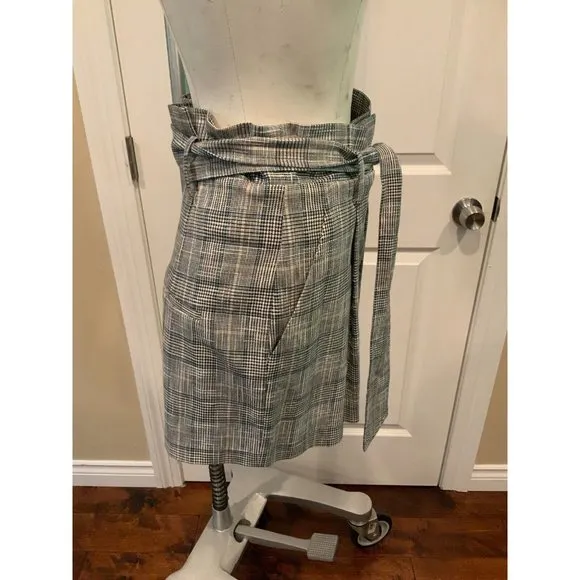 Veronica Beard &quot;Baga&quot; Black &amp; White Prince Of Wales Checked Belted Shorts Size 2