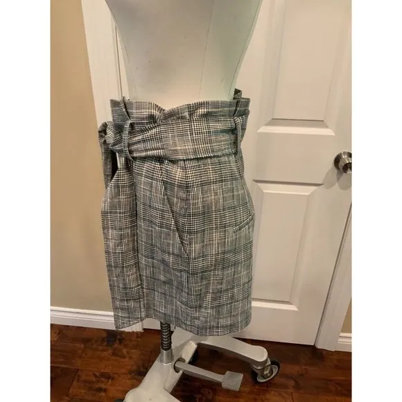 Veronica Beard &quot;Baga&quot; Black &amp; White Prince Of Wales Checked Belted Shorts Size 2