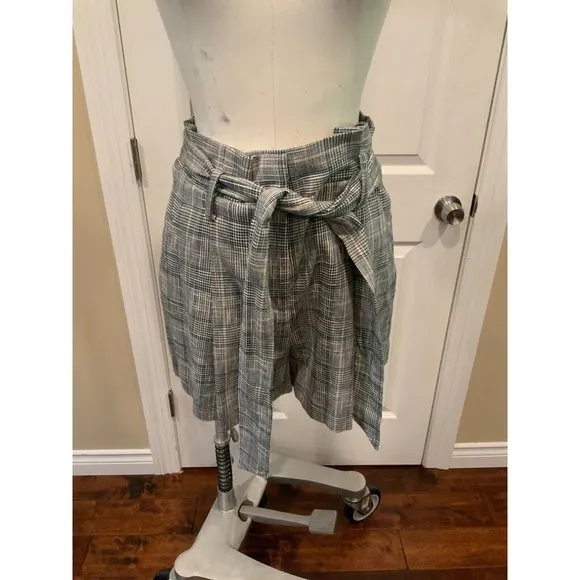 Veronica Beard &quot;Baga&quot; Black &amp; White Prince Of Wales Checked Belted Shorts Size 2