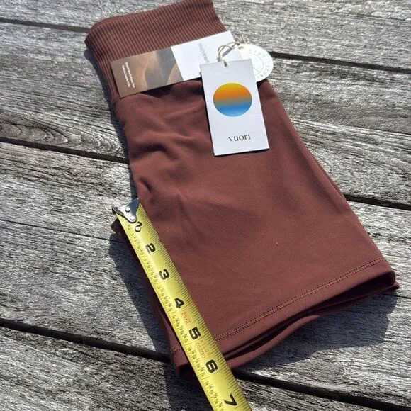 VUORI Rib Studio Short Women's  BIKE Shorts CEDAR NWT SIZE XS 6&quot;‎ inseam